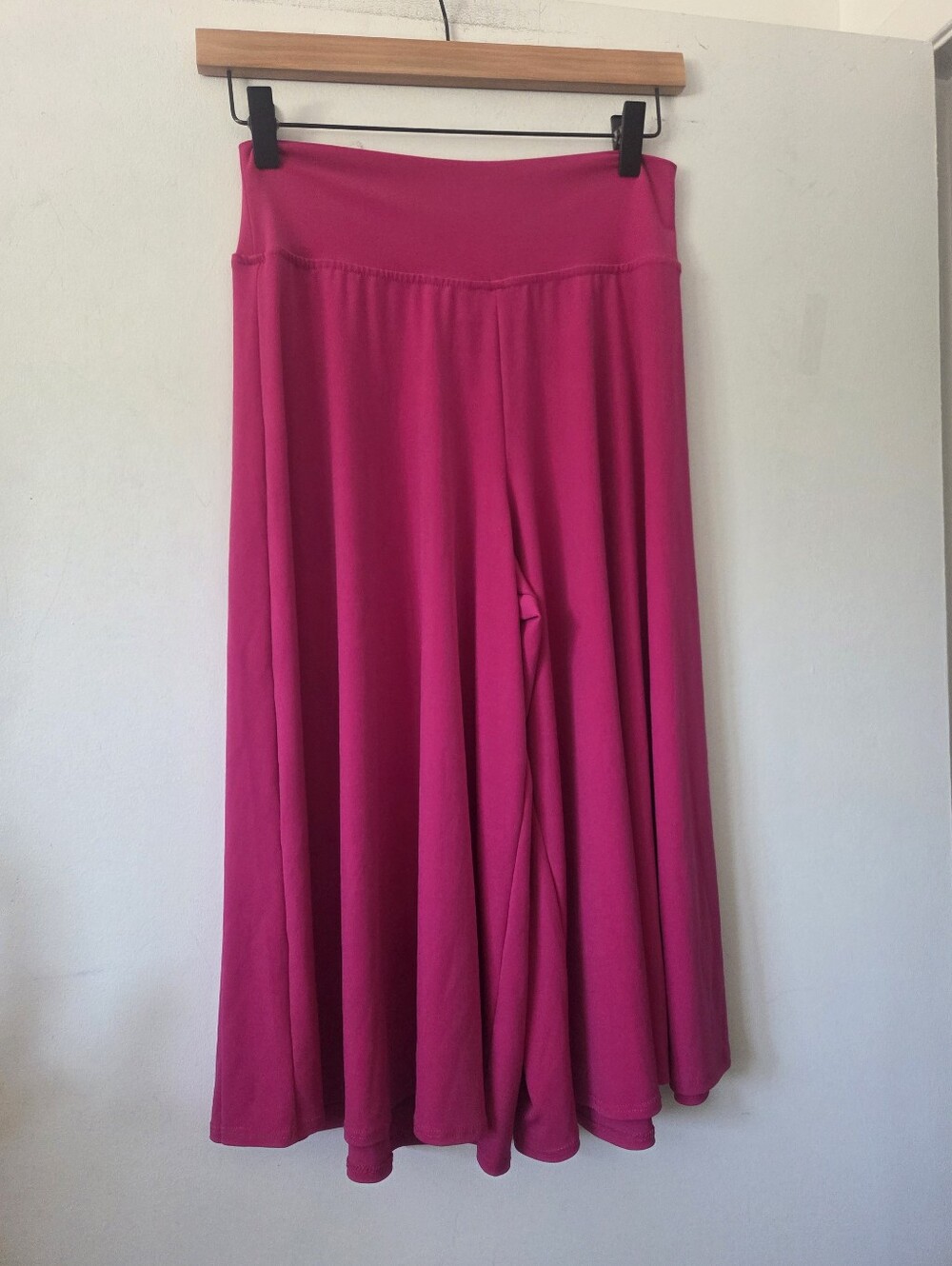 Canadian Made Kim & Co. Cerise Wide Leg Cropped Capris